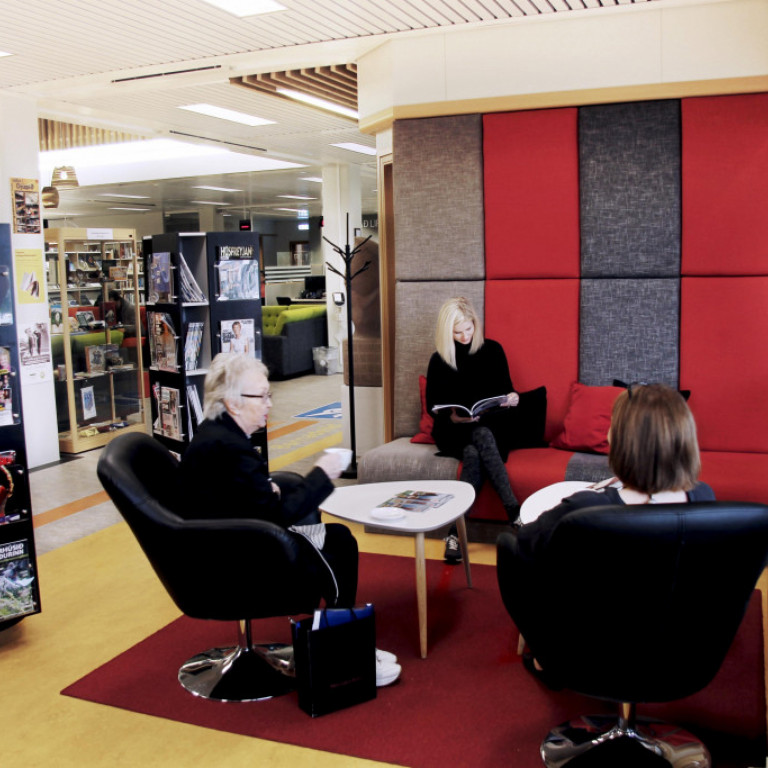 Góð aðstaða til að lesa tímarit