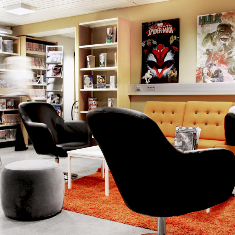 Mikið úrval teiknimyndasagna og unglingabóka