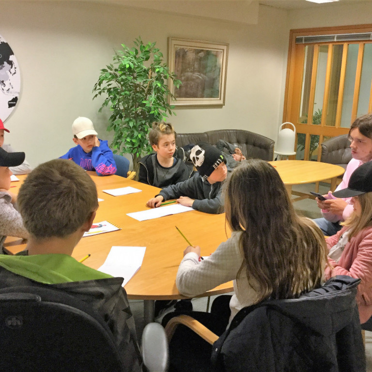 Hljómsveitin semur viðlag í sameiningu