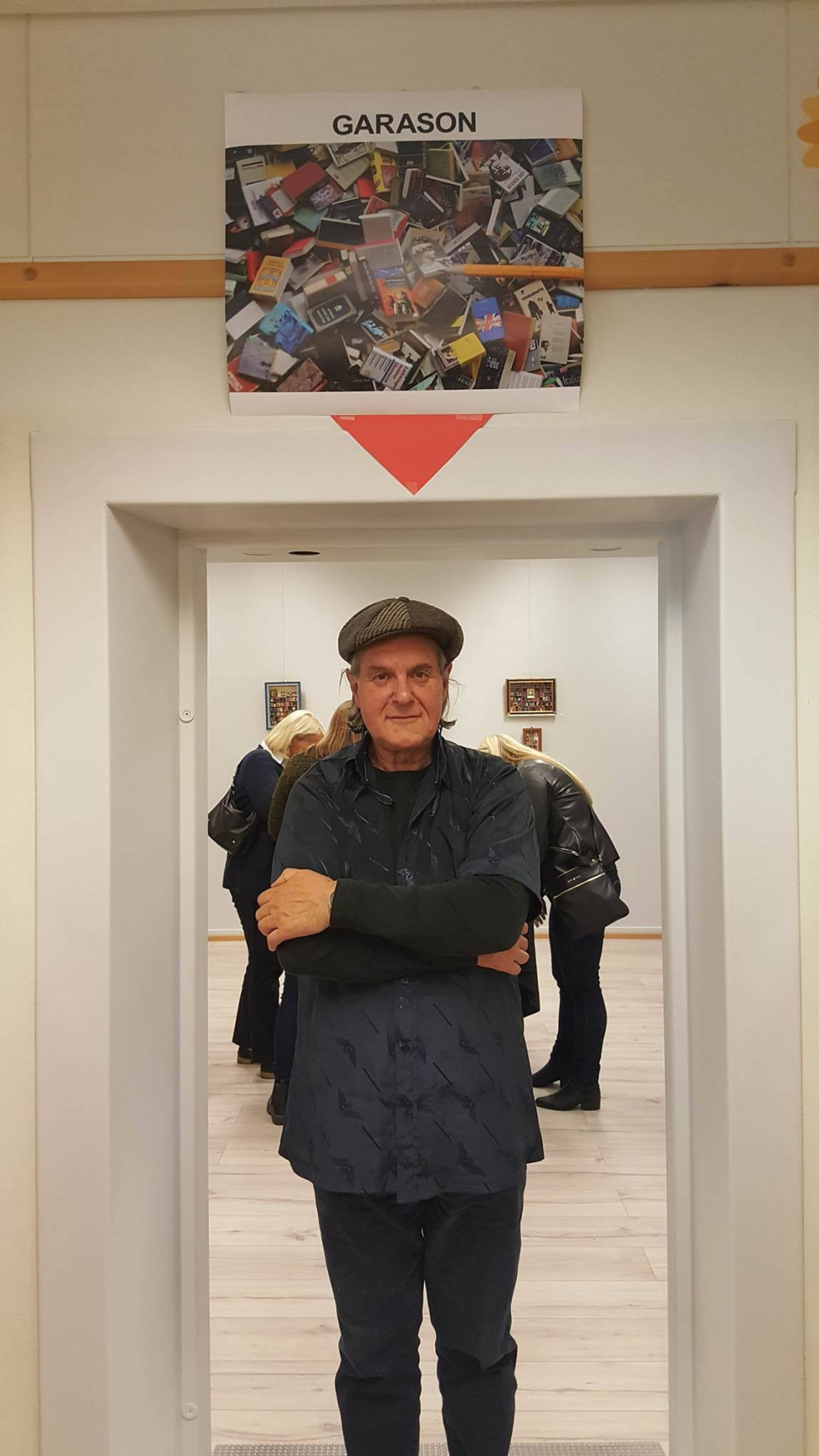 Opnun myndverkasýningar