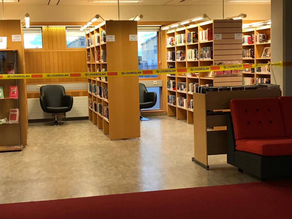 Glæpavettvangur í bókasafninu