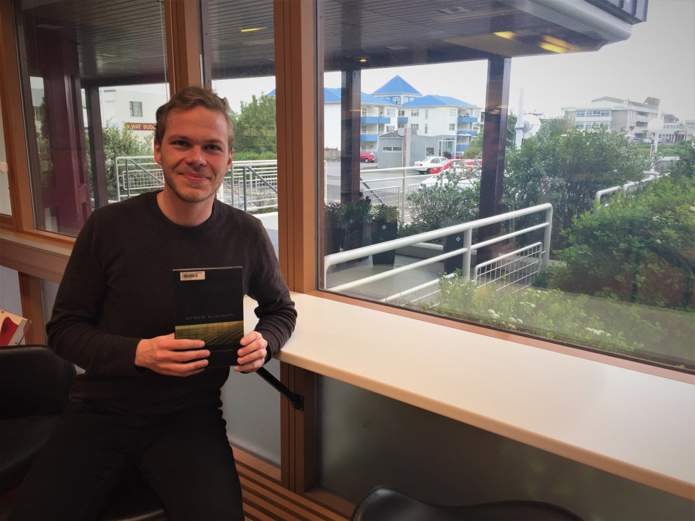 „Hef mikið stundað baðkarslestur og finnst notalegt að lesa smásögur eftir Gyrði Elíasson.“