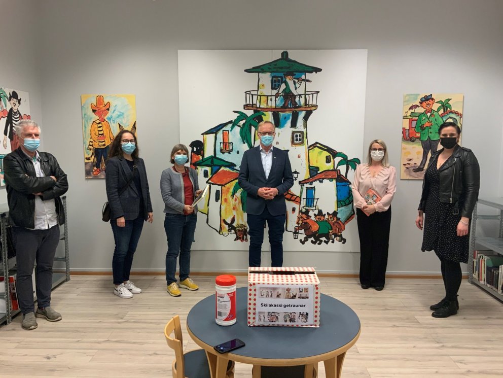 Sendiherra Noregs á Íslandi heimsækir Bókasafnið